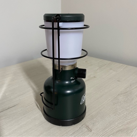 Coleman Camping Lantern Compact Size Battery Operated Model 5310 Used Untested - Picture 4 of 7